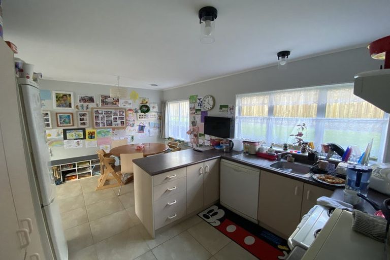 Photo of property in 2 Solea Road, Sunnyvale, Auckland, 0612