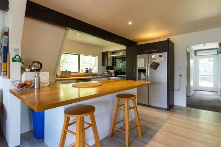 Photo of property in 6a Williams Street, Sunshine Bay, Queenstown, 9300