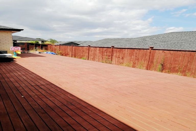 Photo of property in 5 Tararua Street, Massey, Auckland, 0614