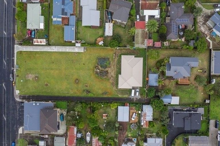 Photo of property in 14 Wallace Road, Mangere Bridge, Auckland, 2022