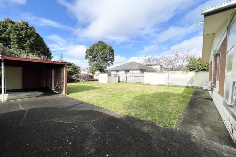 Photo of property in 2/3 Pinedale Place, Henderson, Auckland, 0610