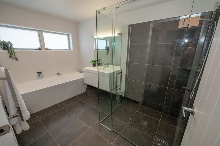 Photo of property in 34 Opoi Lane, Cable Bay, 0420