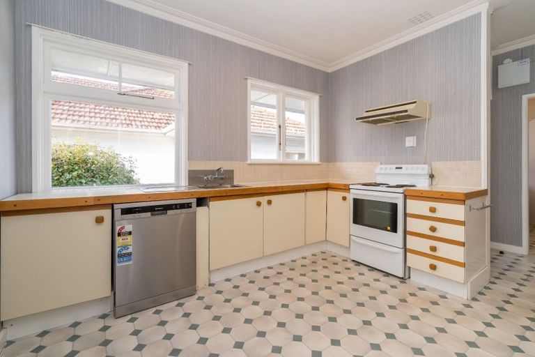 Photo of property in 131 Eglinton Road, Mornington, Dunedin, 9011