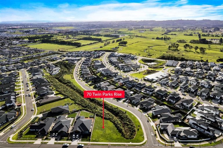 Photo of property in 70 Twin Parks Rise, Papakura, 2110