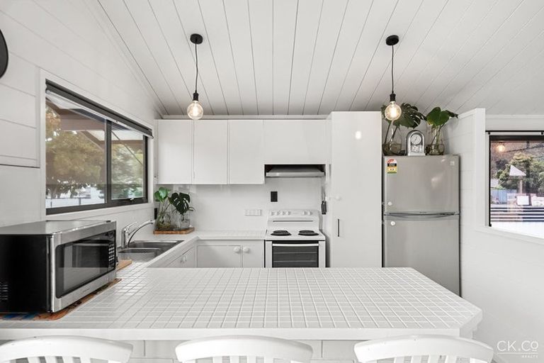 Photo of property in 99 Gibbons Street, Ebdentown, Upper Hutt, 5018