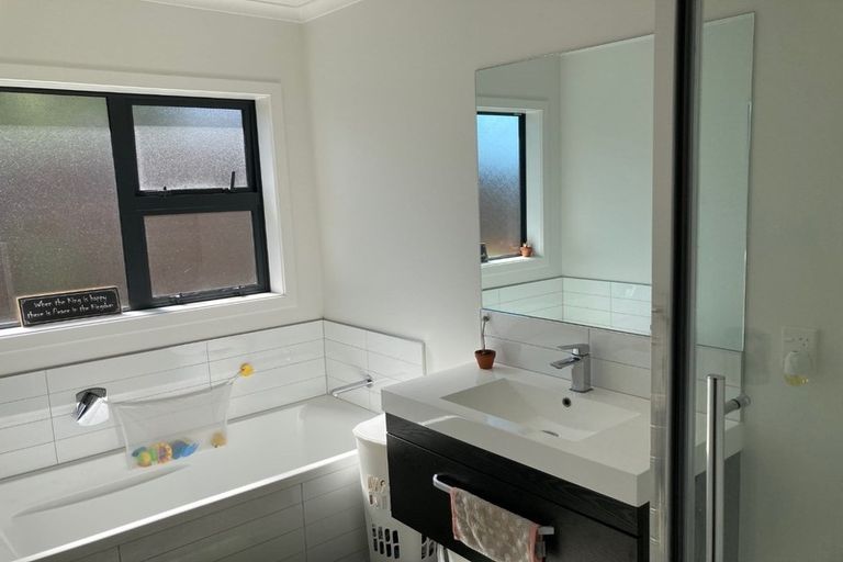 Photo of property in 38 Margaret Shields Avenue, Aotea, Porirua, 5024