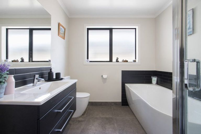 Photo of property in 19 Mural Drive, Katikati, 3129