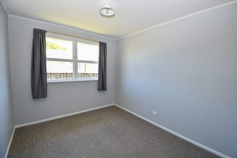 Photo of property in 5 Hughan Place, Carterton, 5713