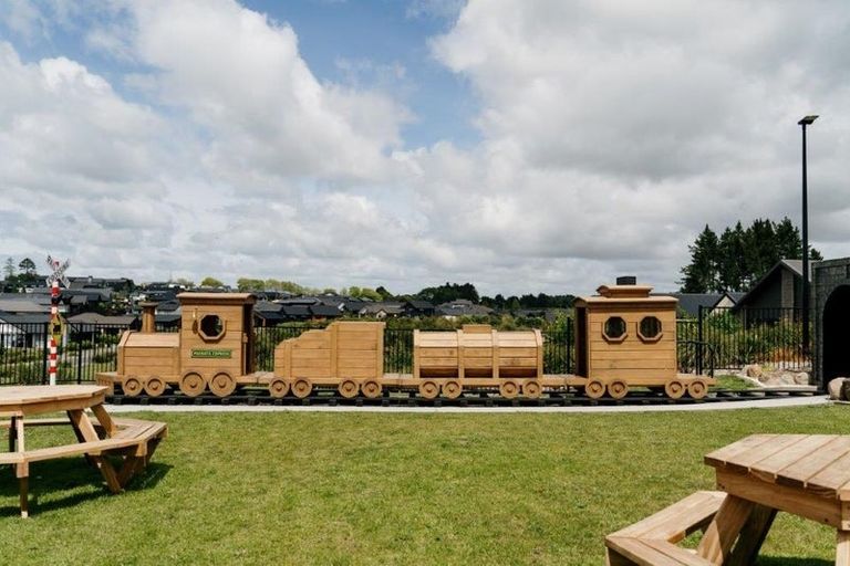 Photo of property in 13 Karaipiture Road, Karaka, 2124