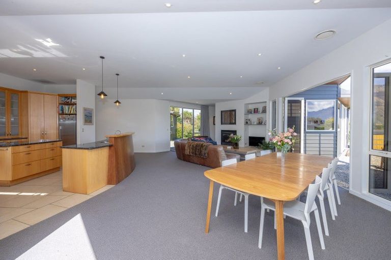 Photo of property in 10 The Terraces, Wanaka, 9305