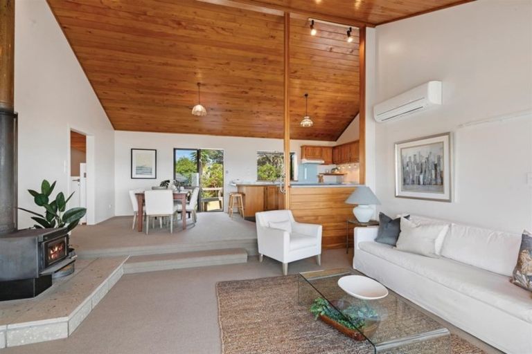 Photo of property in 9 Kohu Street, Orewa, 0931