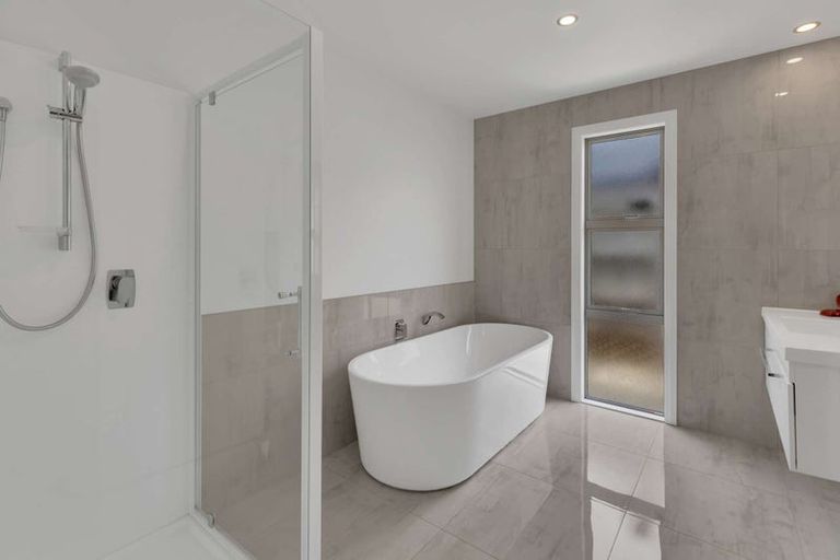 Photo of property in 27 Silicon Way, Fitzherbert, Palmerston North, 4410