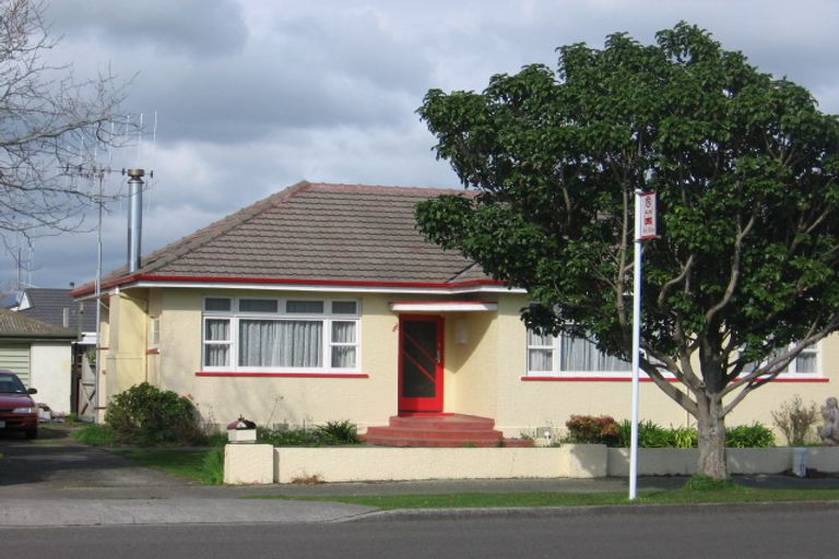 Photo of property in 48 Ferguson Street, Awapuni, Palmerston North, 4412