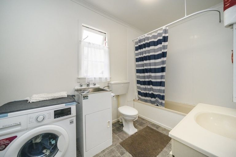 Photo of property in 17 Larsen Court, Roslyn, Palmerston North, 4414
