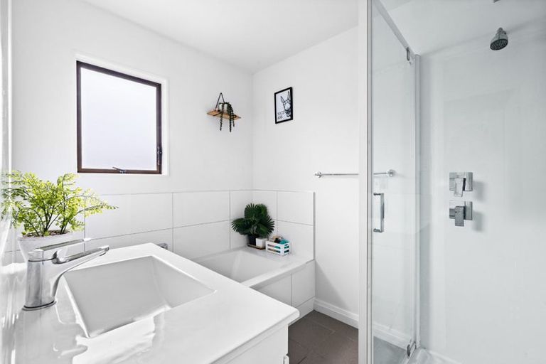 Photo of property in 16 Lanark Crescent, Tamatea, Napier, 4112