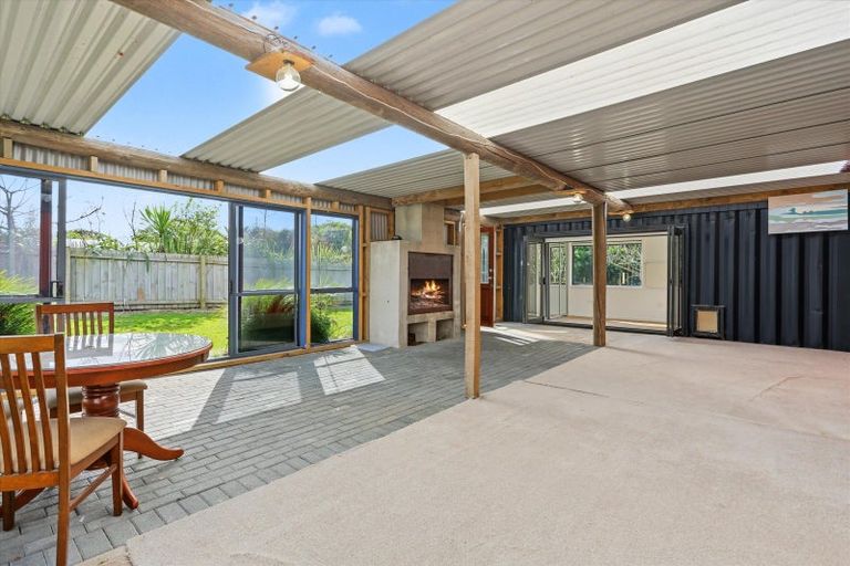 Photo of property in 564a Pukehina Parade, Pukehina, Te Puke, 3189