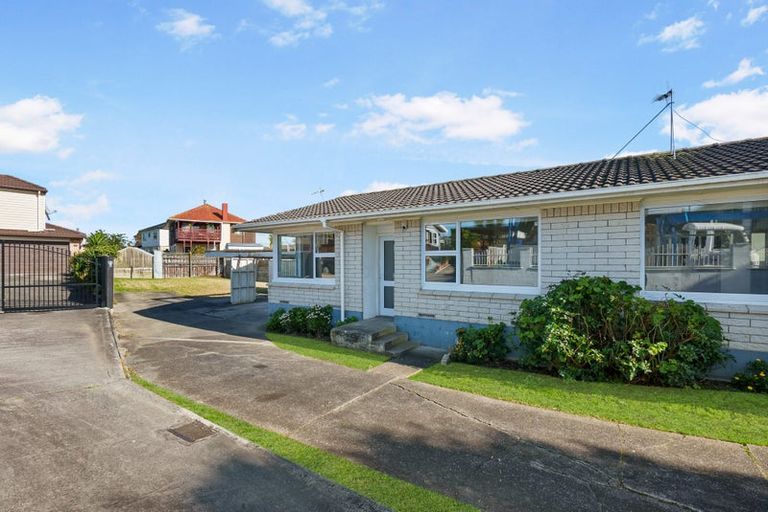 Photo of property in 1/82 Buckland Road, Mangere East, Auckland, 2024