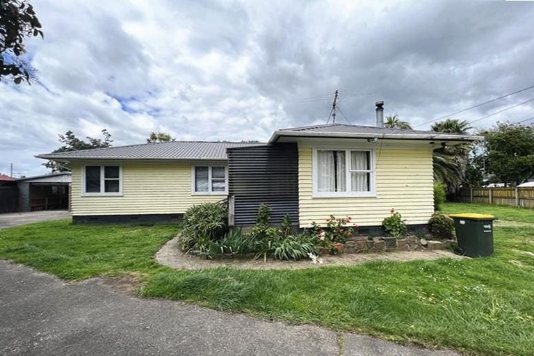 Photo of property in 62 Sutton Crescent, Papakura, 2110