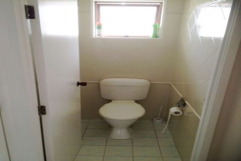 Photo of property in 3/38 Ballater Place, Highland Park, Auckland, 2010