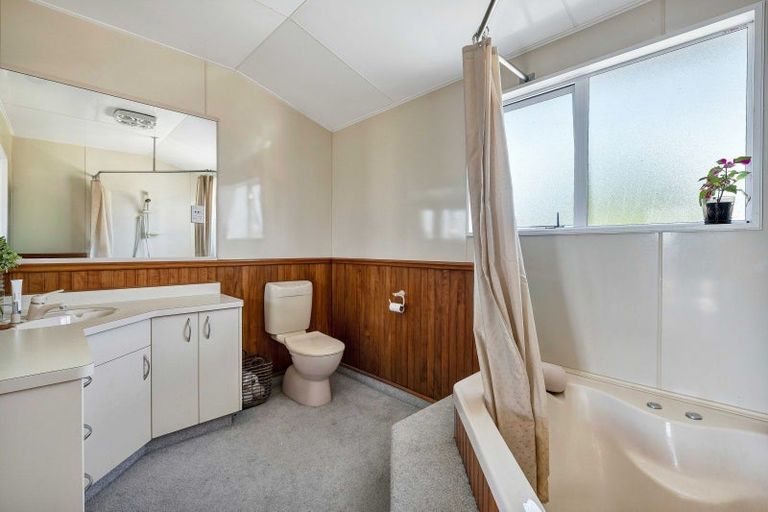 Photo of property in 29 Whakapaki Street, Urenui, 4375