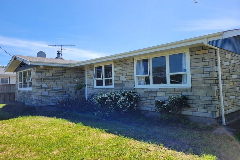 Photo of property in 1 Hardie Grove, Featherston, 5710