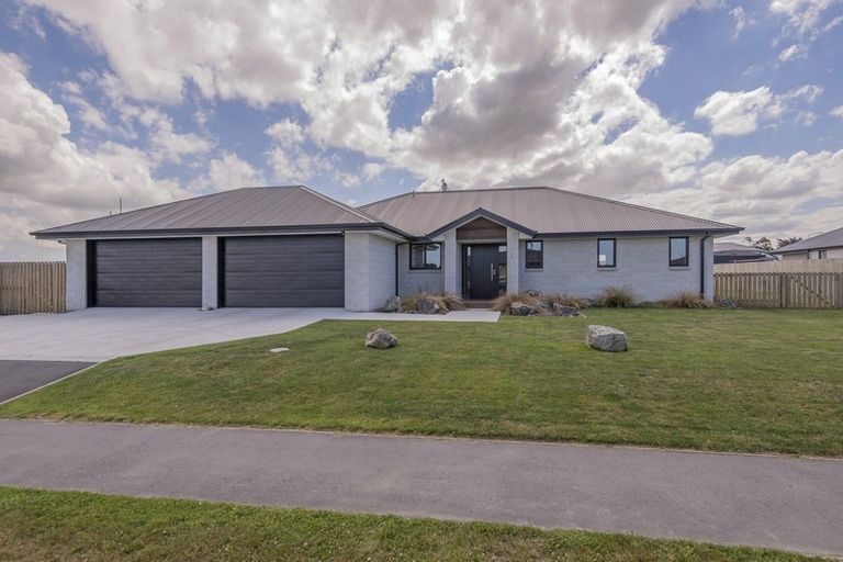 Photo of property in 6 Merino Crescent, Kirwee, 7571