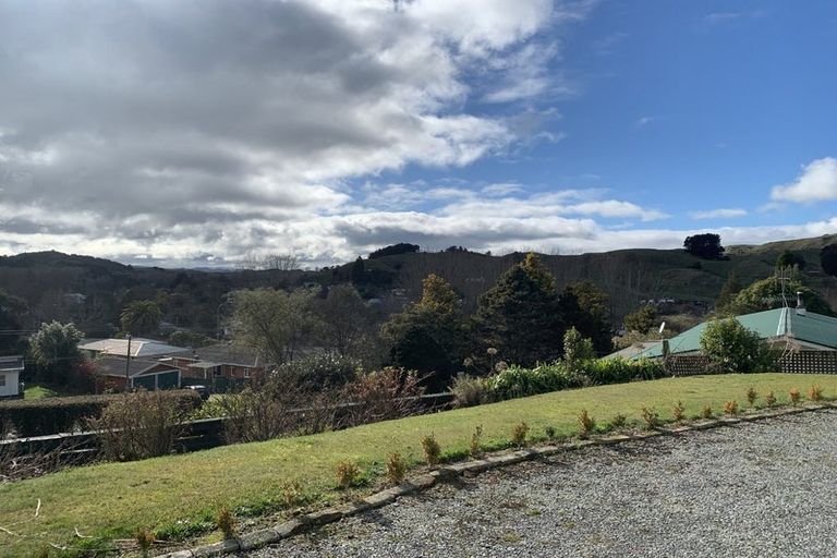 Photo of property in 7 Feltham Street, Hunterville, 4730