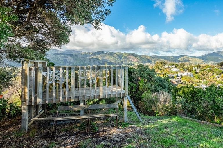 Photo of property in 52 Forest Road, Raumati South, Paraparaumu, 5032