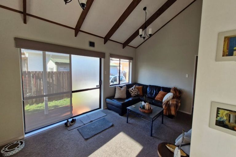 Photo of property in 15 Burcham Street, Taita, Lower Hutt, 5011