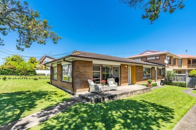 Photo of property in 2/39 Francis Street, Hauraki, Auckland, 0622
