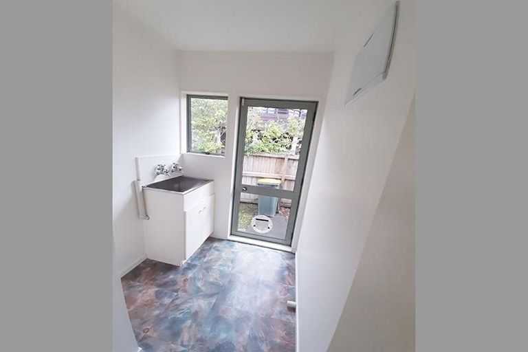 Photo of property in 15 Orchard Road, Browns Bay, Auckland, 0630