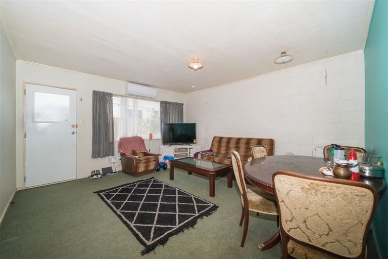 Photo of property in 8 Dahlia Street, Palmerston North, 4410