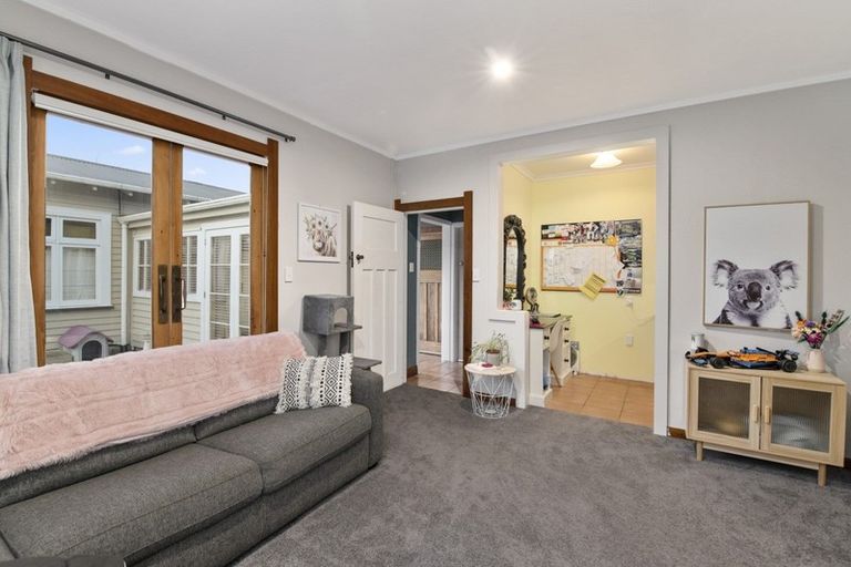 Photo of property in 1070 Queen Street East, Levin, 5510