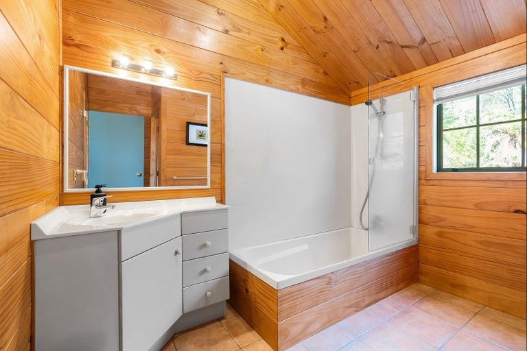 Photo of property in 8 Paurini Place, Motuoapa, 3382