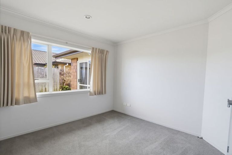 Photo of property in Henry Russell Estate, 21/36 Belgrove Drive, Waipukurau, 4200