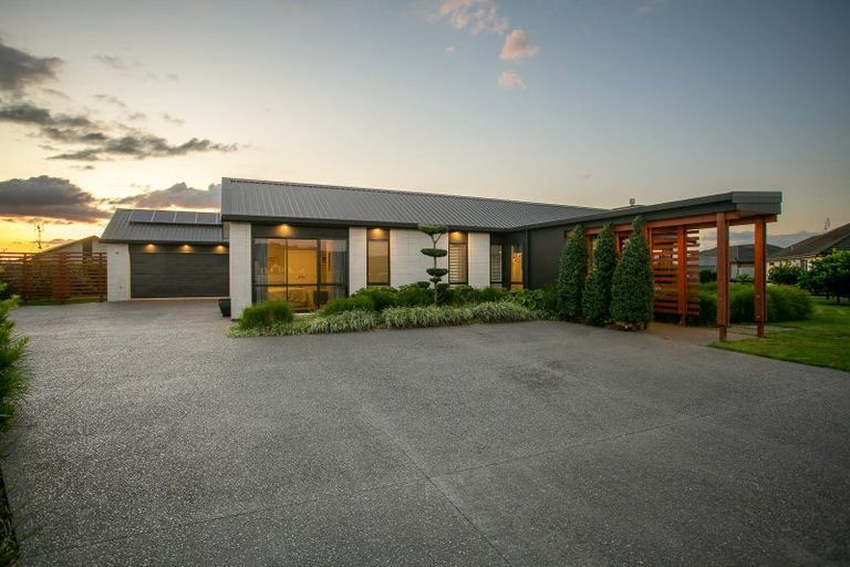 Photo of property in 75 Baxter Michael Crescent, Cambridge, 3434