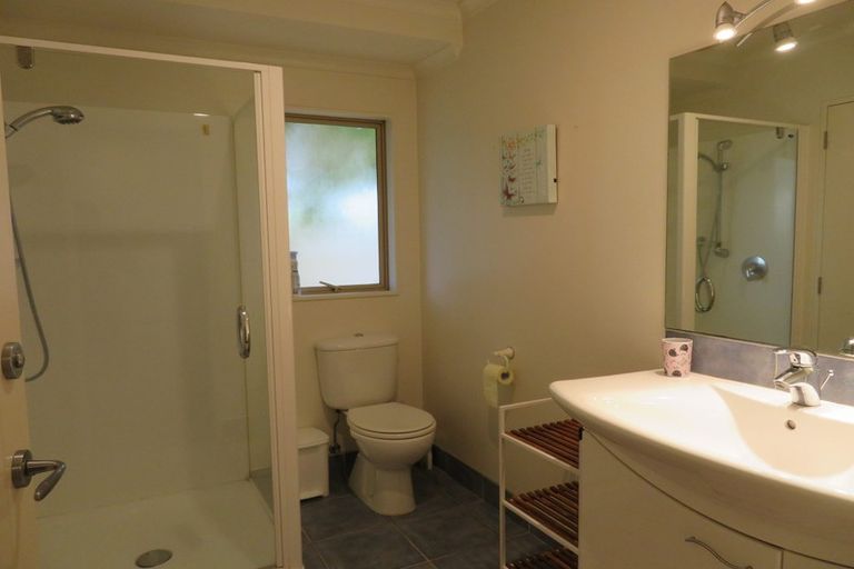 Photo of property in 15 Oakway Drive, Schnapper Rock, Auckland, 0632