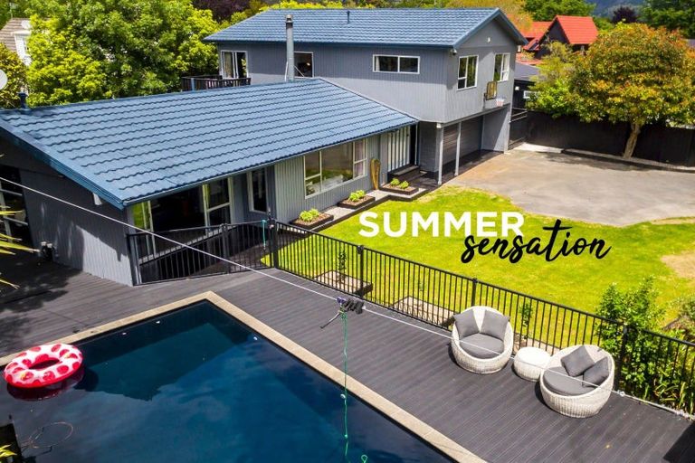 Photo of property in 21 Barton Road, Heretaunga, Upper Hutt, 5018