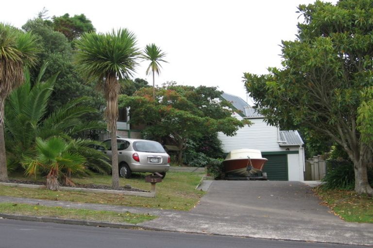 Photo of property in 22 Marina View Drive, West Harbour, Auckland, 0618