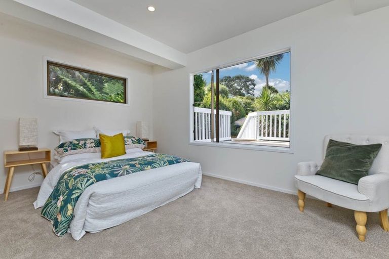 Photo of property in 2/51 Seaton Road, Murrays Bay, Auckland, 0630
