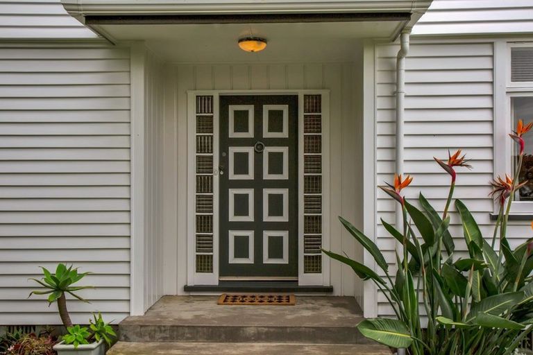 Photo of property in 14 Selwyn Street, Lower Vogeltown, New Plymouth, 4310