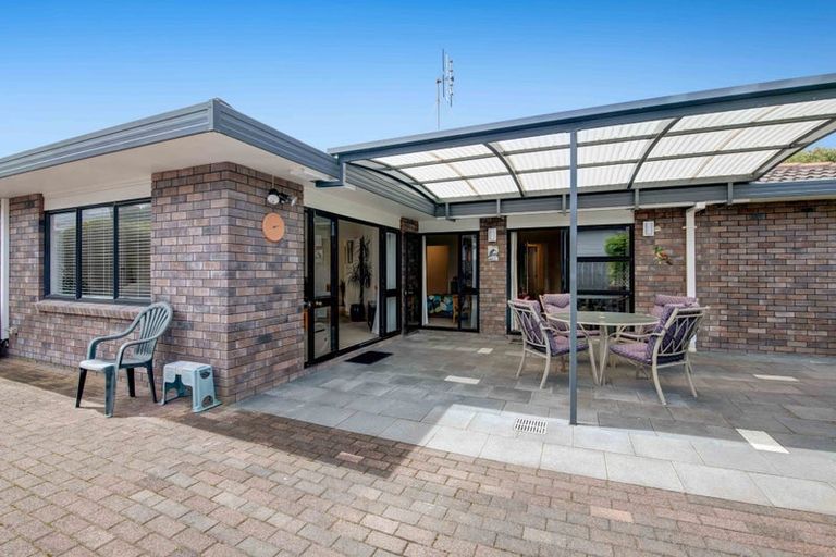 Photo of property in 9 Crampton Court, Orewa, 0931