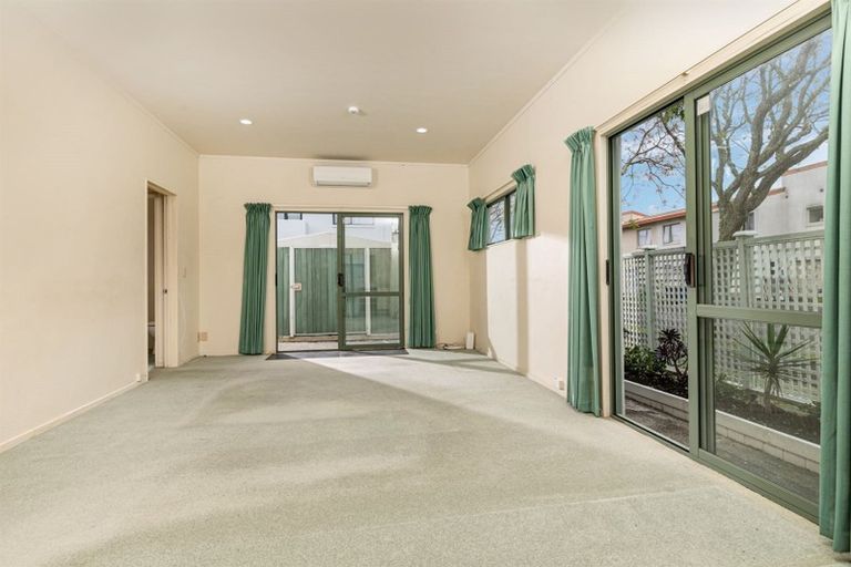 Photo of property in 16 Vitex Lane, Henderson, Auckland, 0612