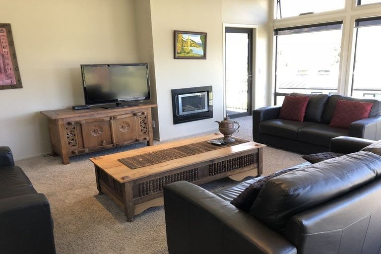 Photo of property in 1 Valley Crescent, Wanaka, 9305