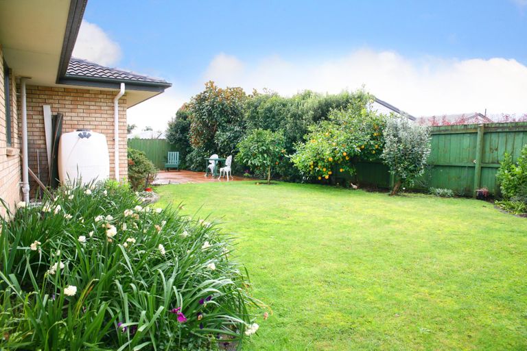 Photo of property in 13 Anton Place, Takanini, 2112