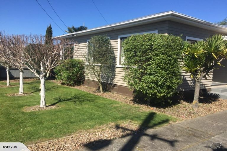 Photo of property in 11 Wittys Road, Avonhead, Christchurch, 8042