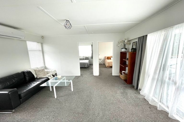 Photo of property in 1 Marlene Avenue, Te Atatu South, Auckland, 0610