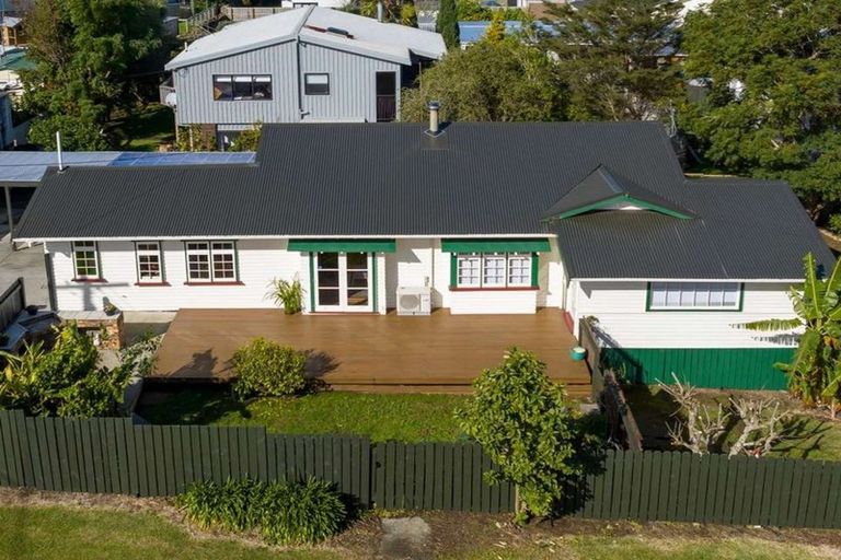 Photo of property in 1 Kent Road, Regent, Whangarei, 0112