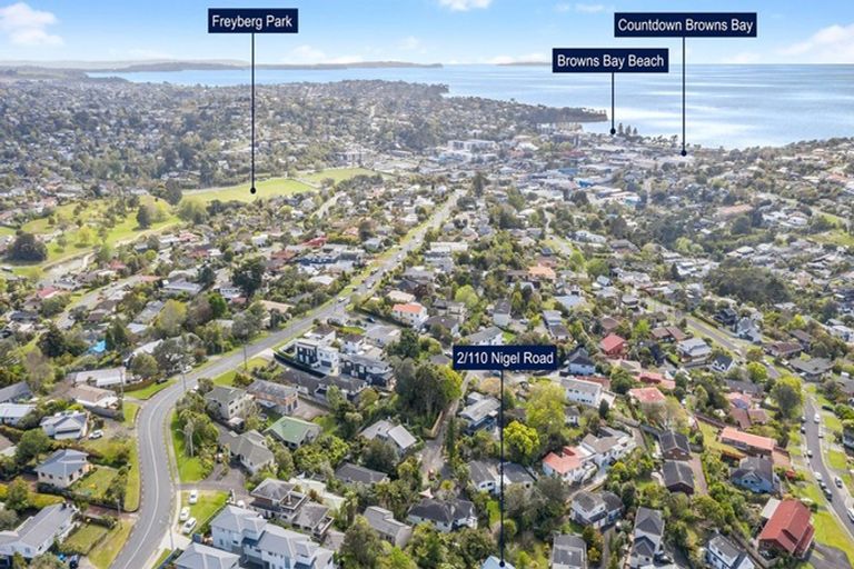 Photo of property in 2/110 Nigel Road, Browns Bay, Auckland, 0630