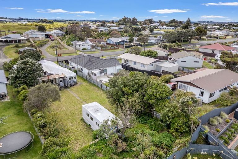Photo of property in 115 Cornfoot Street, Castlecliff, Whanganui, 4501